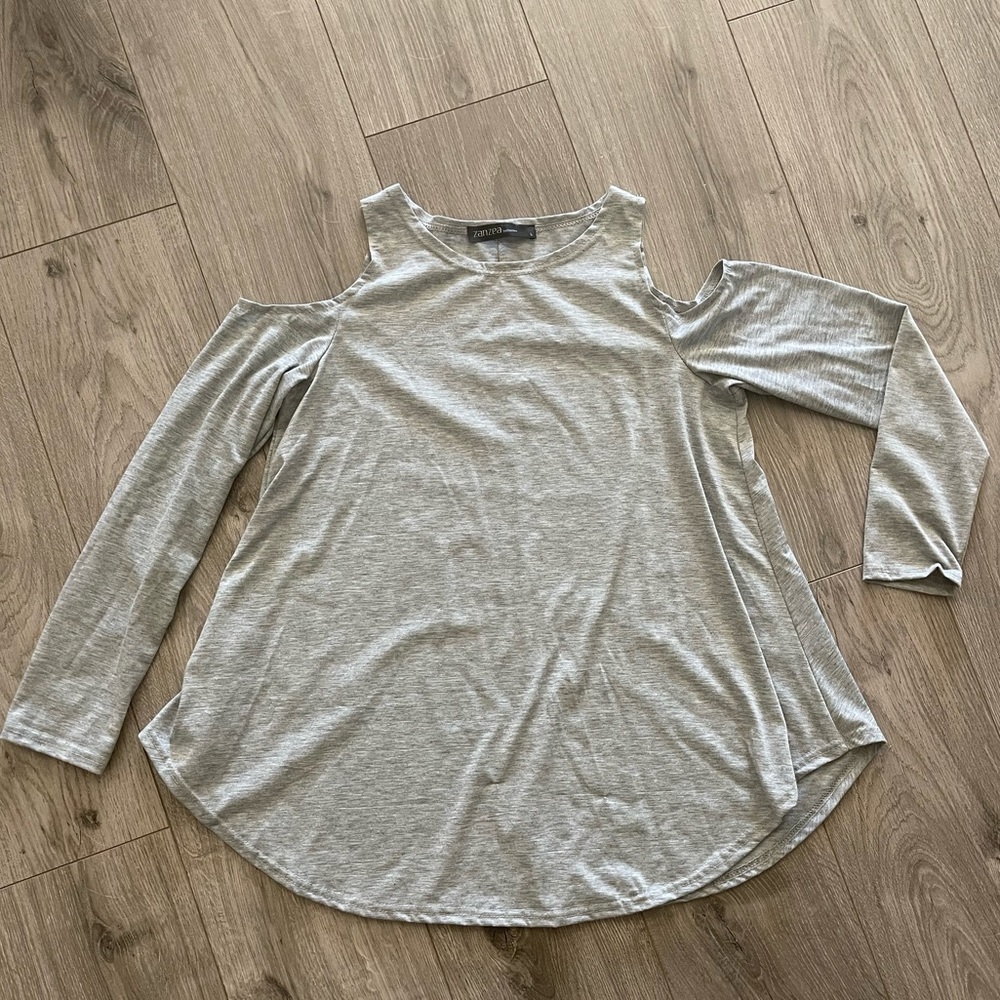 Zansea Cold Shoulder top